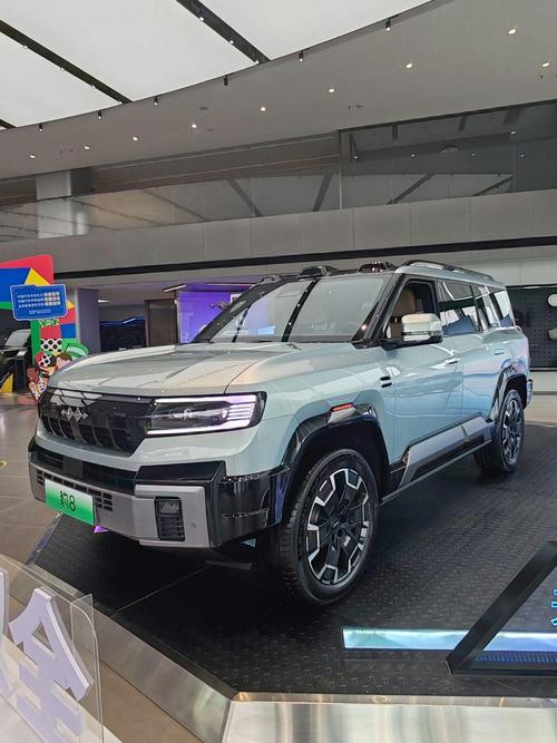 成都181比亚迪方程豹硬派越野的爆款，英菲尼迪35周年与你共成长